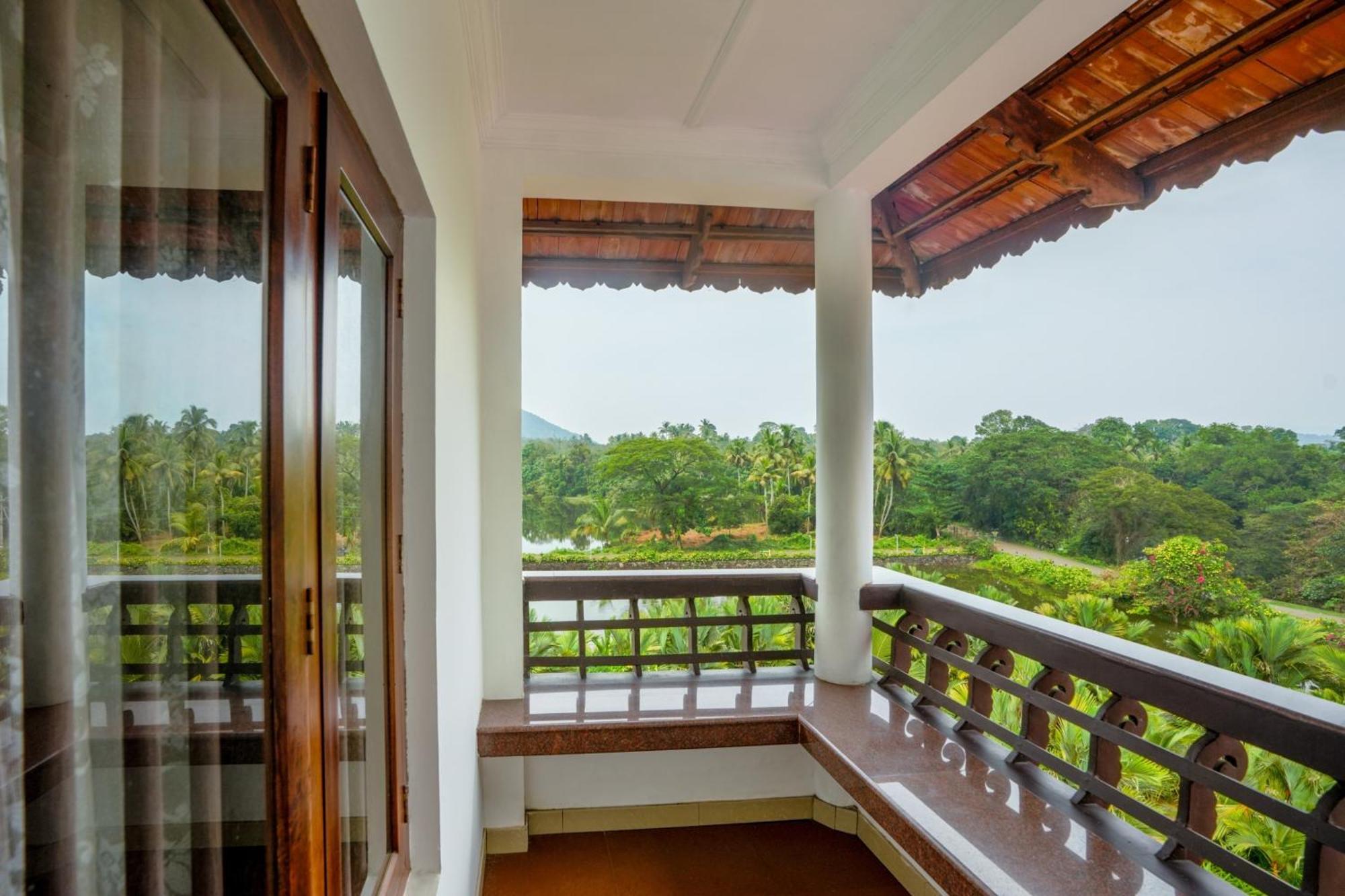 Palette Resorts- Tapovan Green County Thattakād 外观 照片